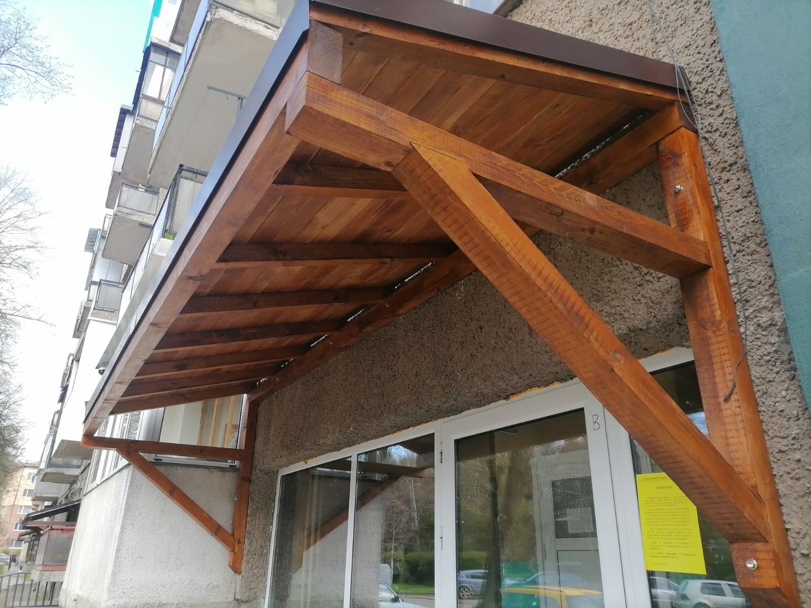 Дървена веранда