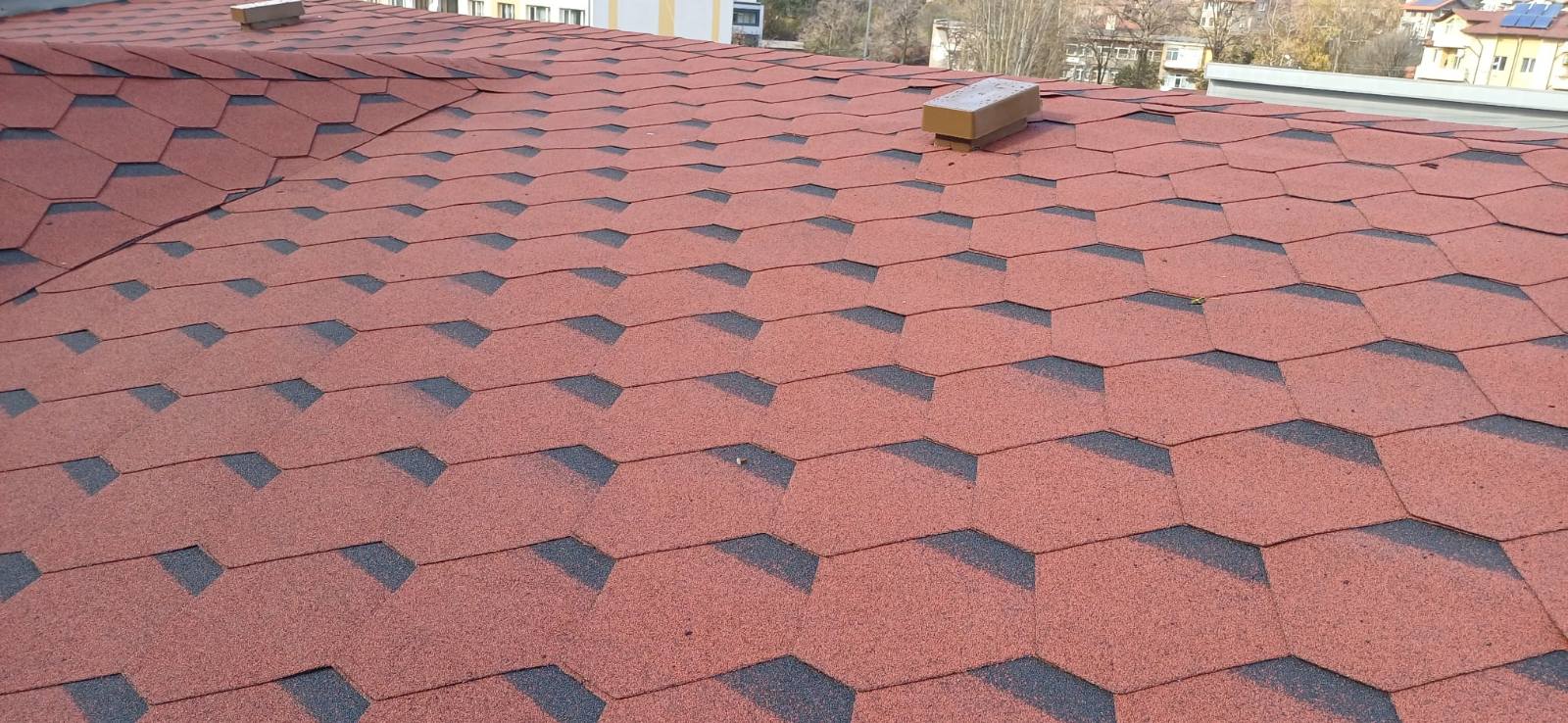 Скатен покрив с битумни шиндли